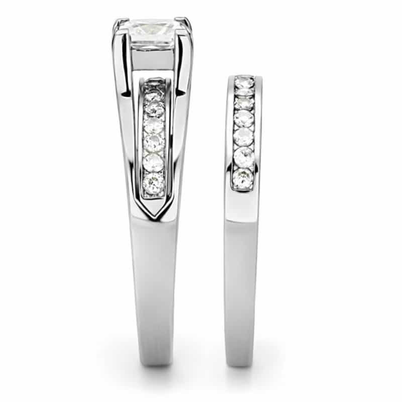 Tk0w383 - High Polished (No Plating) Stainless Steel Ring With Aaa Grade Cz In Clear