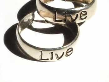 New Sterling Silver Toe Rings Engraved With The Word Live