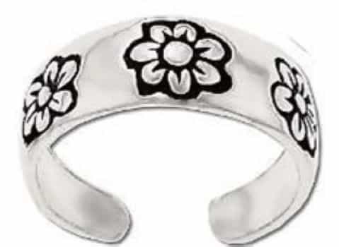 Sterling Silver Toe Ring With Engraved Flower Petal